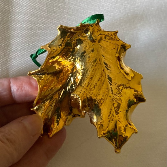 Christmas Lot including Nesting Dolls, Hallmark, & Hand Painted - Picture 4 of 16